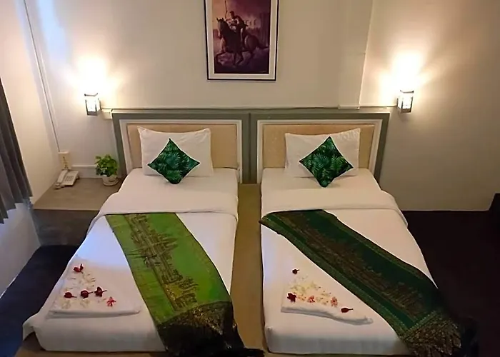 Home Inn Hotel 4*